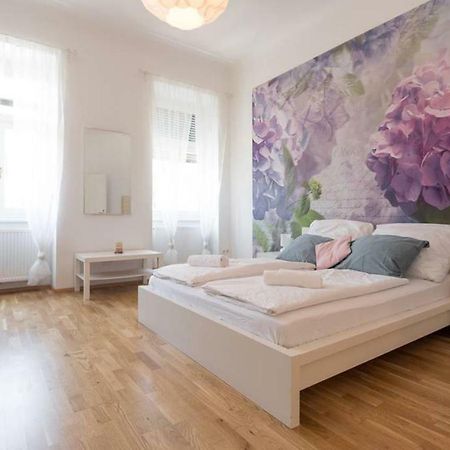 Spacious Vienna Central Station Residence Esterno foto